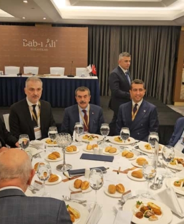 meb-baskani-tekin-sinavlarda-yapay-zeka-destekli-acik-uclu-sorular-olacak-nLUdynWj.jpg