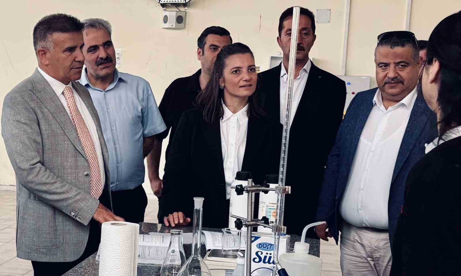meb genel muduru durna okul saldirisindan etkilenen ogrenci ve ogretmenleri ziyaret etti 6 gfjOOUJ4
