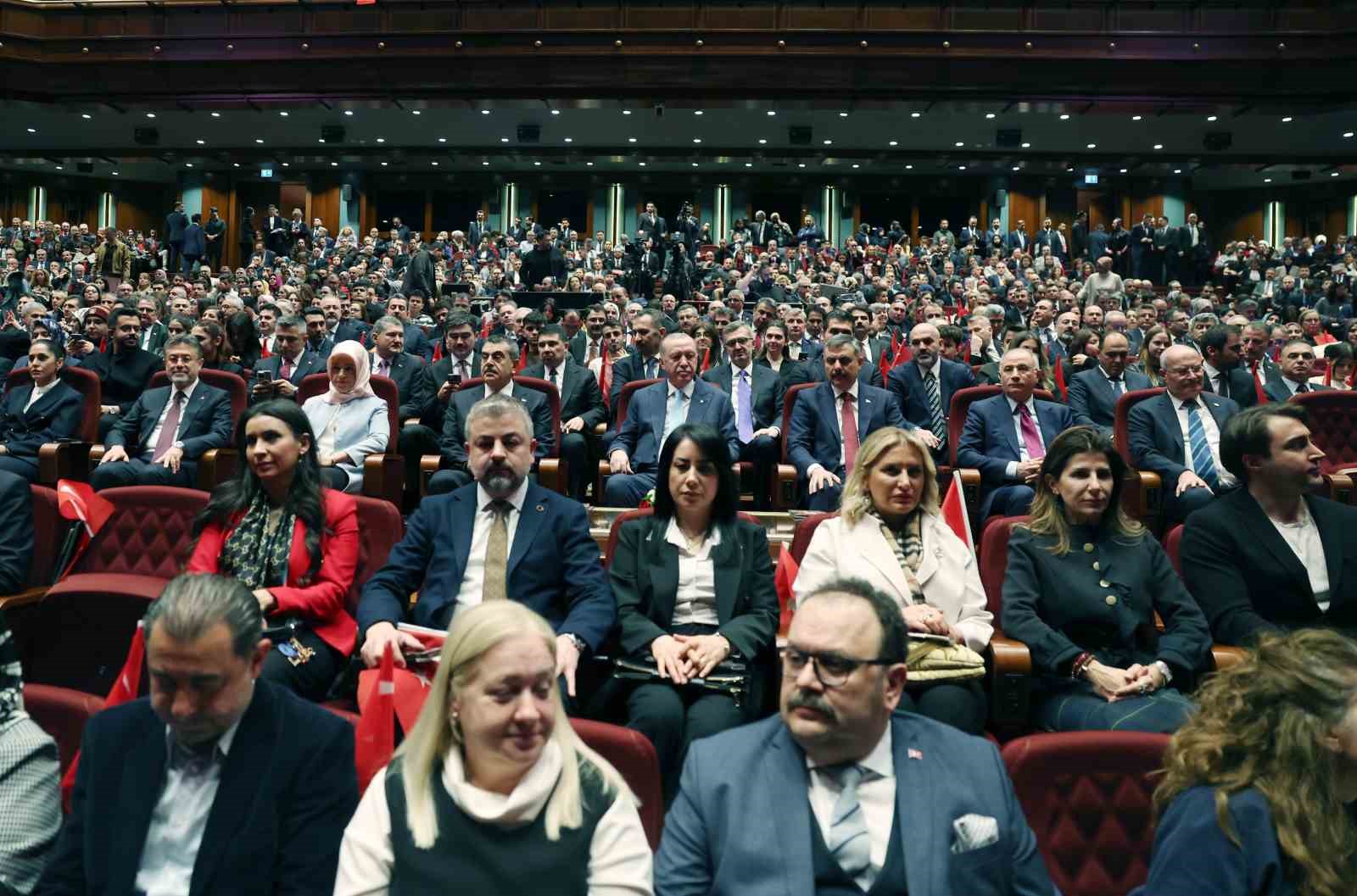 mebden bestepede suheda 1915 adli tiyatro gosterisi 0 fVCIY61Q