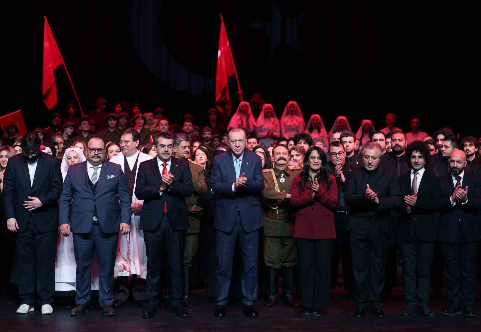 mebden bestepede suheda 1915 adli tiyatro gosterisi 16 ZdbL6C5G