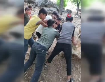 medrese-ogrencileri-koy-cesmesi-ve-piknik-alaninin-kendi-imkanlariyla-temizledi-ep8wNMEd.jpg