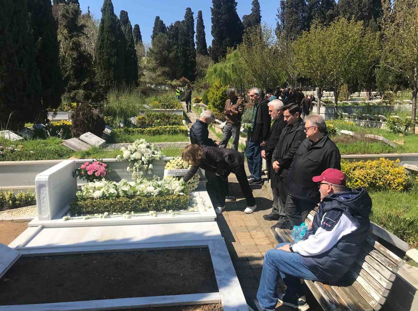 mehmet ali yilmaz kabri basinda anildi 1 QzsPQCVd