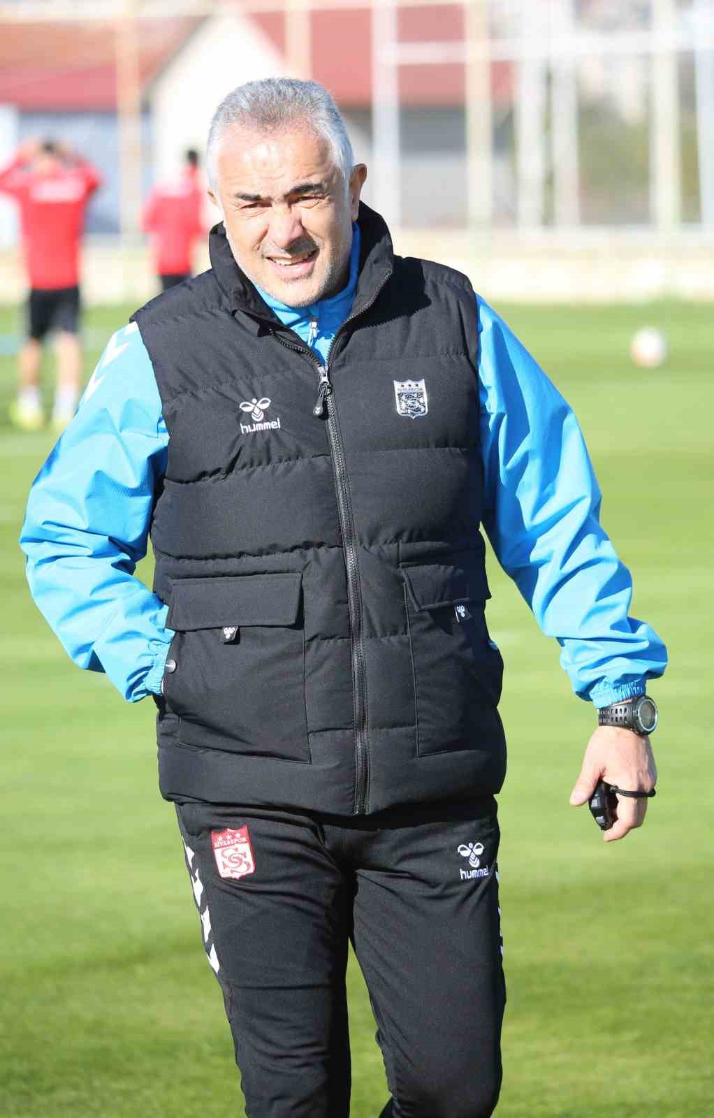 mehmet altiparmak final gibi 3 macimiz var 3 Gsv7LVSR