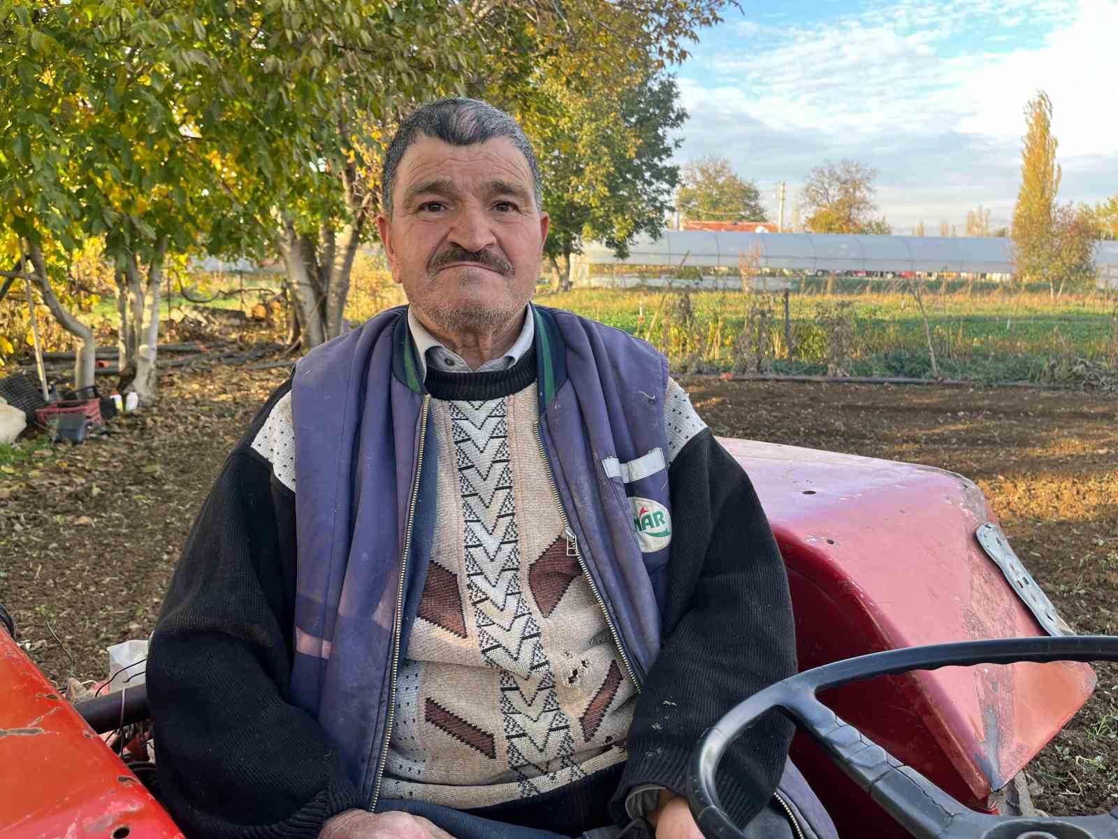 mehmet amca yeni yonetmelige gore hazirlanip tarlasini surdu 7 8fbZlXIj