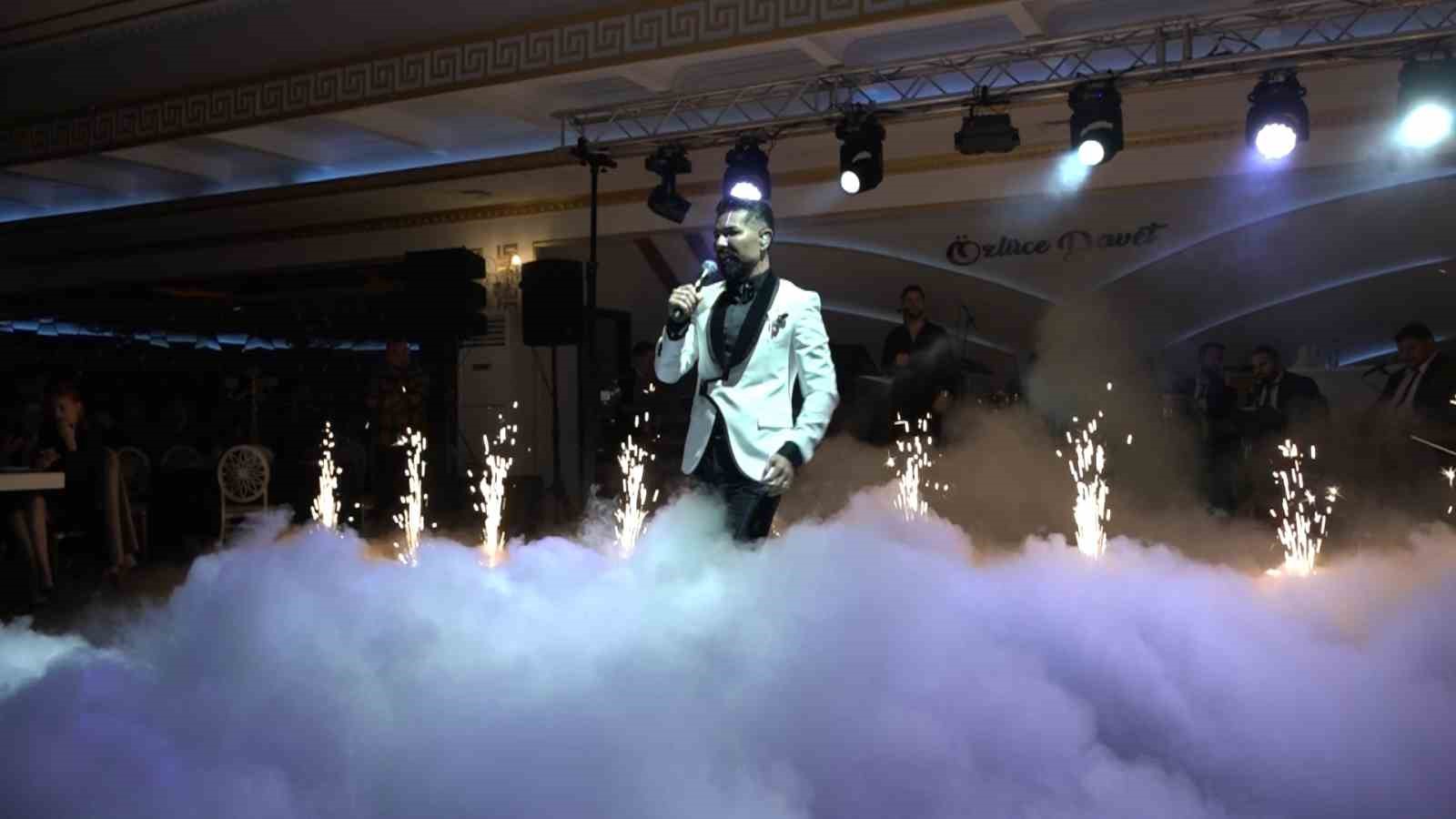 mehmet cevikten ogretmenler gununde 600 ogretmene unutulmaz konser 0 wLVSjsUQ