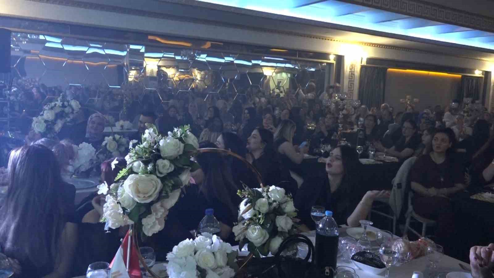 mehmet cevikten ogretmenler gununde 600 ogretmene unutulmaz konser 4 6MHZeYqZ