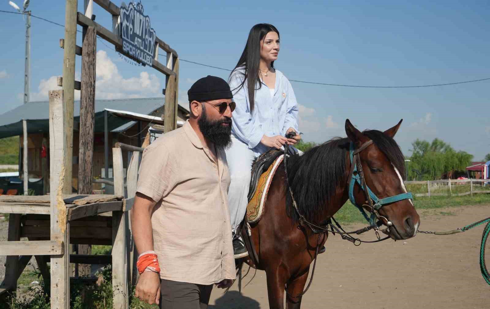 mehmet fetihler sultani oyuncusu mustafa kaya musta film atlarini hazirladi 3 23JnWiki