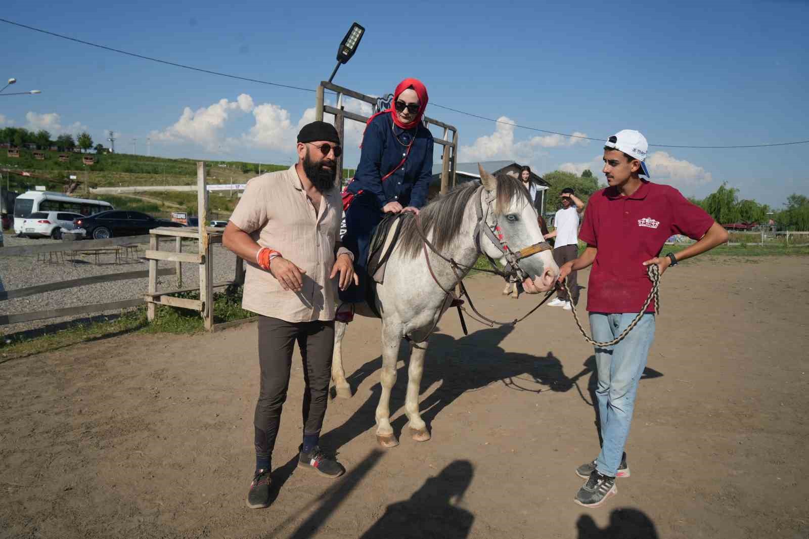 mehmet fetihler sultani oyuncusu mustafa kaya musta film atlarini hazirladi 4 5DY81Q17