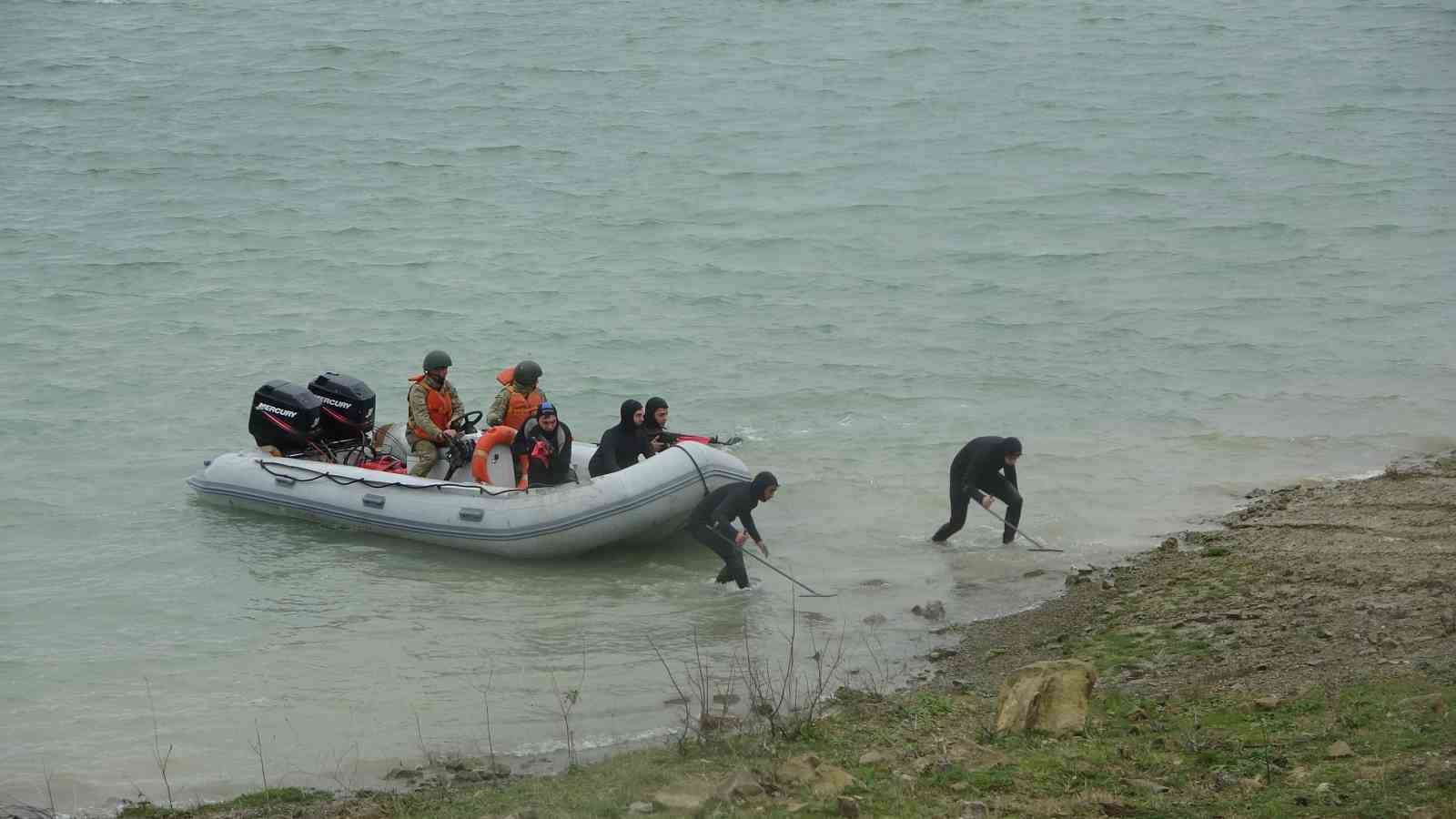 mehmetcik canakkalede durgun sulardan gecis egitimi gerceklestirdi 1 uGFnUEfg