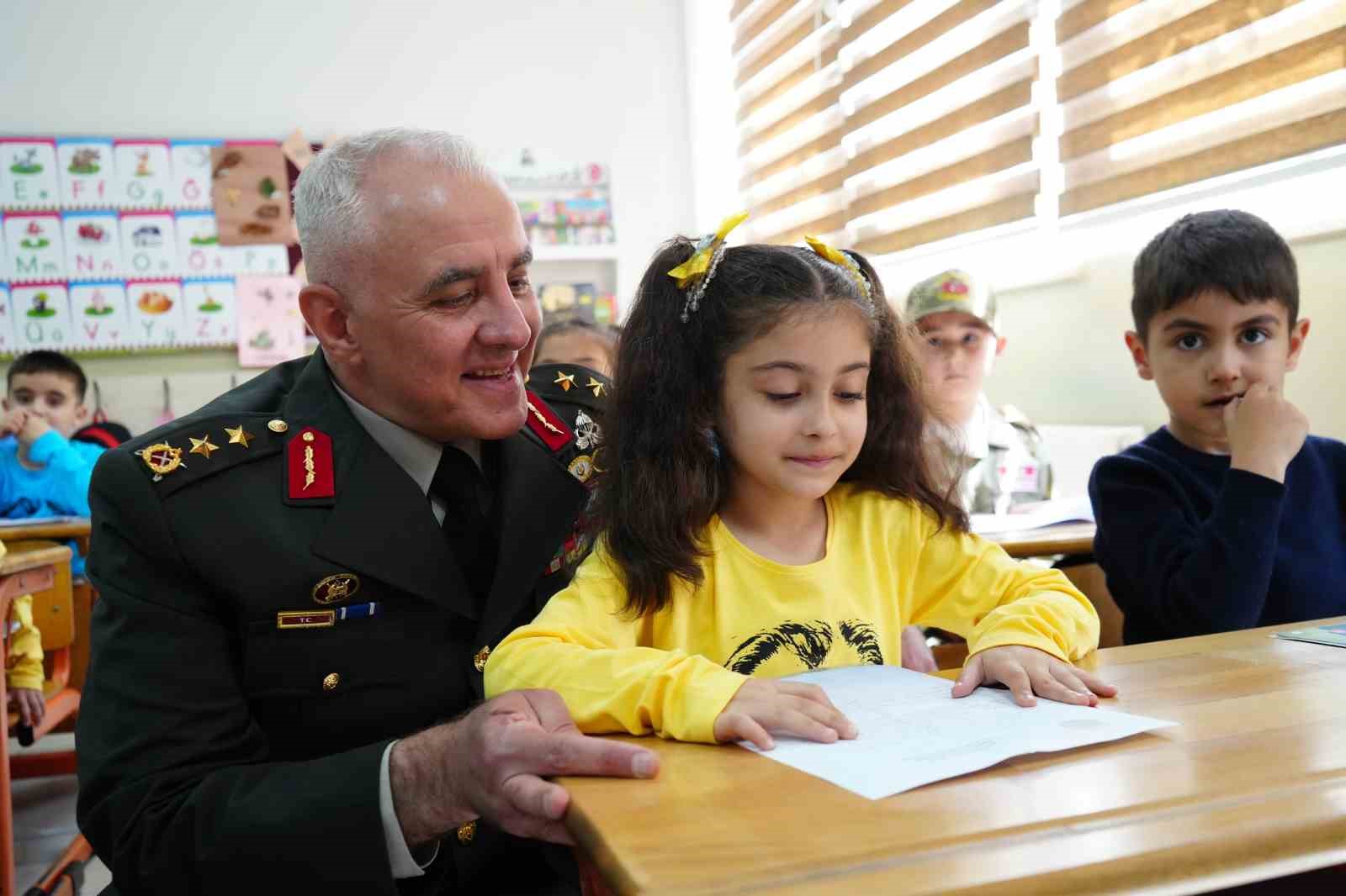 mehmetciklerin mektuplari samsunlu ogrencilerle bulustu 1 l3eqYA85