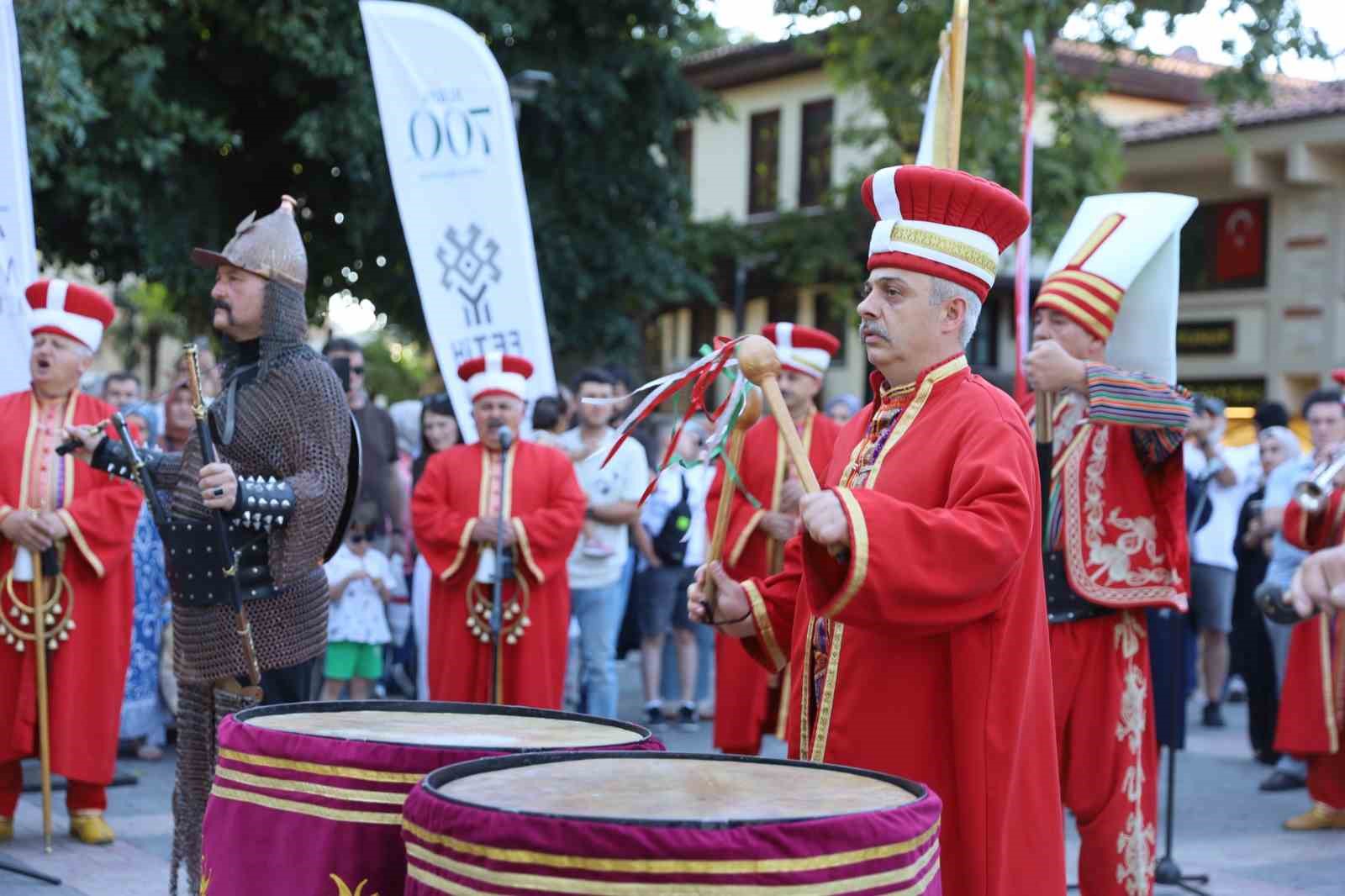 mehter sesleri bu kez gazi orhan parkinda yukseldi 4 hVUr61fl