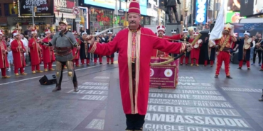 mehter-takimi-new-yorkun-times-meydaninda-buyuk-ilgi-gordu-5A88cE1D.jpg