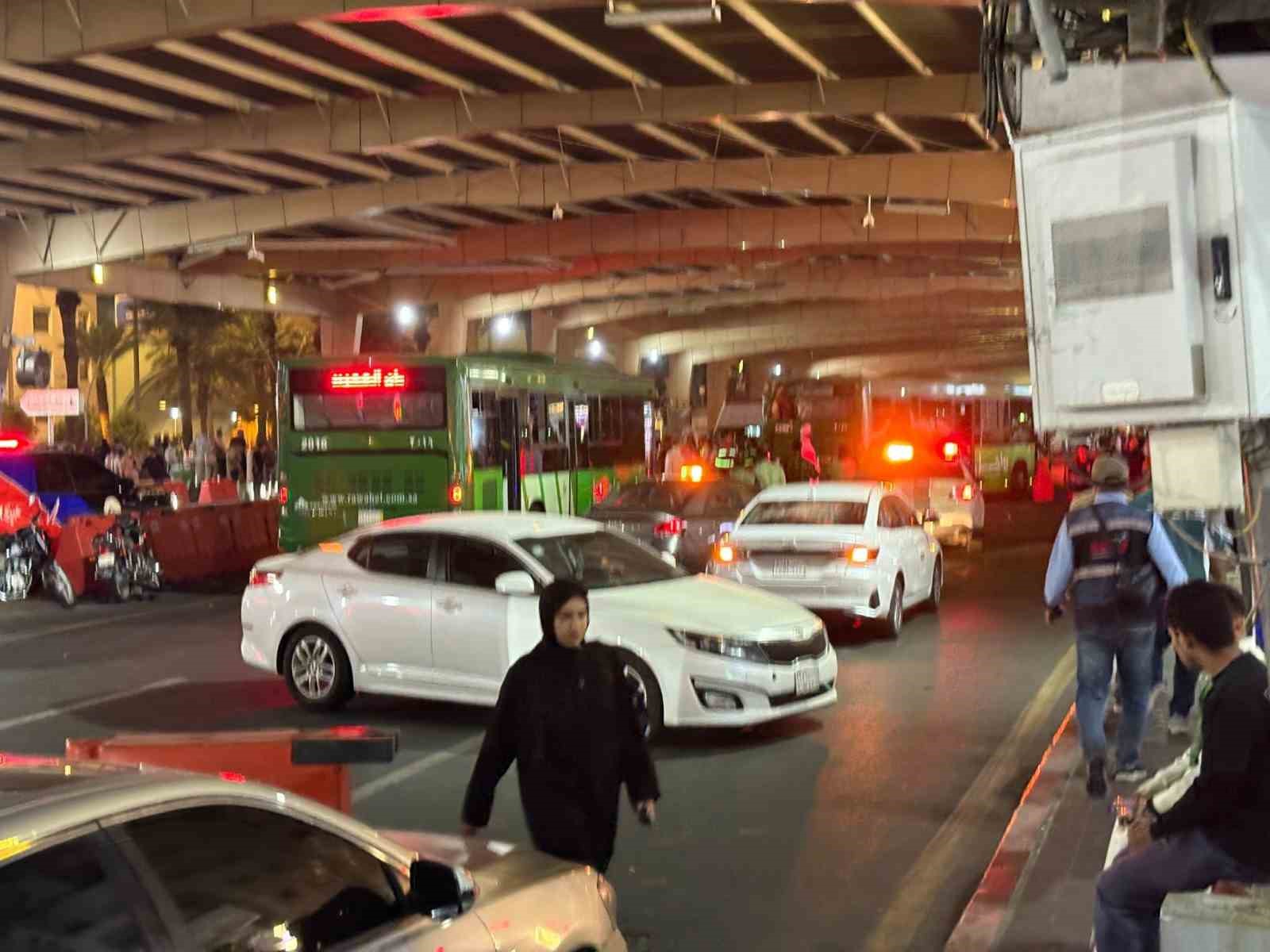 mekkede ring otobusu mahbesul cinde turk kafilesine carpti 1 olu 2 yarali 1 397CYRlr