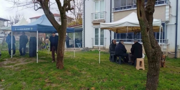 mekkede-ring-otobusunun-carptigi-turk-umrecinin-evinde-taziye-cadiri-kuruldu-Lkp8SfLt.jpg