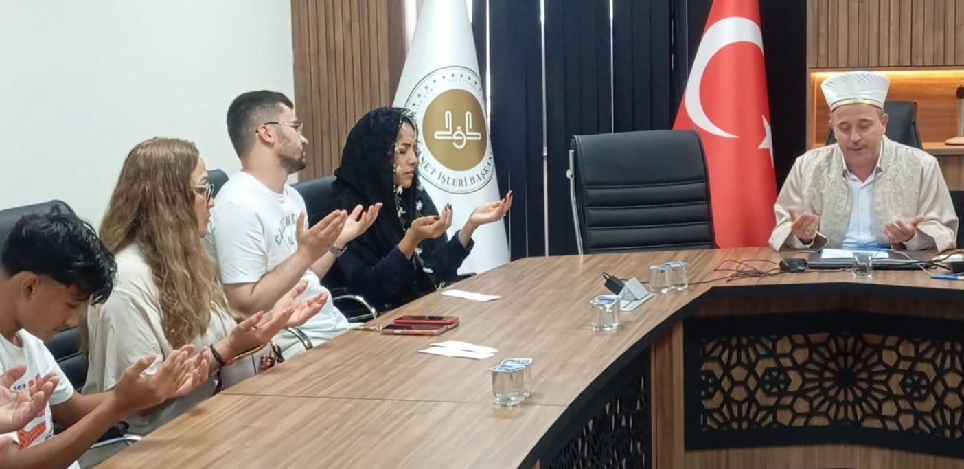 Meksikalı Rubi Müslüman olup, Ayşe ismini aldı 4 meksikali rubi musluman olup ayse ismini aldi 0 ZnXadSWT