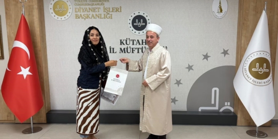 meksikali-rubi-musluman-olup-ayse-ismini-aldi-MgseAUsg.jpg
