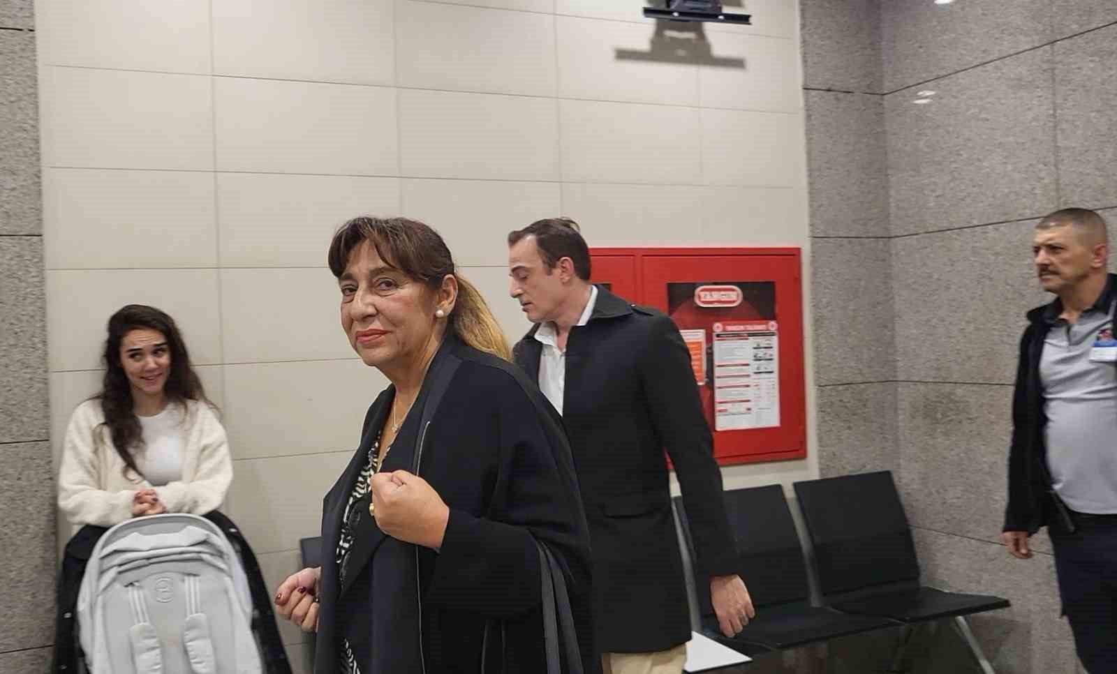melek baykal jess molhonun bosanma davasinda tanik olarak dinlendi 0 1Nldwp79