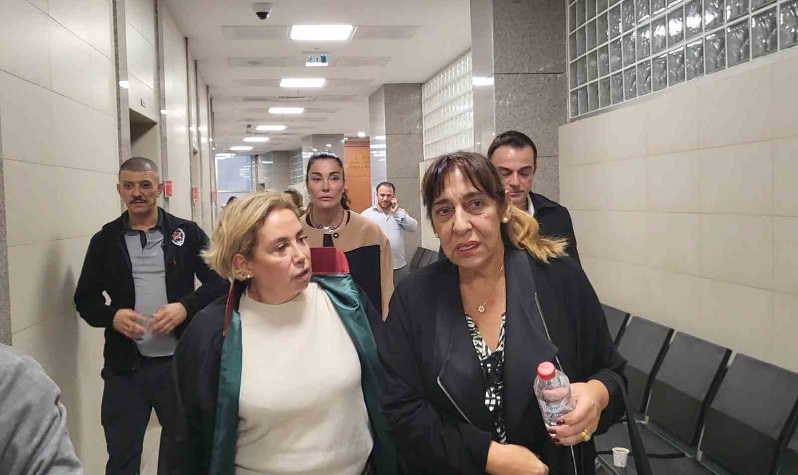 melek baykal jess molhonun bosanma davasinda tanik olarak dinlendi 1 cYslV7ee