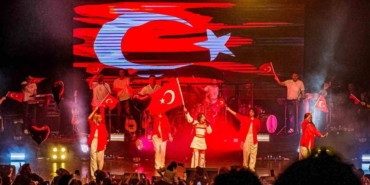 melis-fis-1-yilda-turkiyenin-81-ilinde-sahne-aldi-CBM9KR2C.jpg