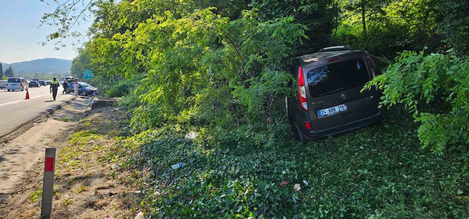 memlekete bayram yolculugu hastanede bitti 3 yarali 1 MInruGIV