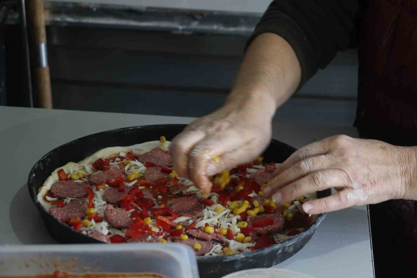 memleketinden 45 yil uzak yasayan kadin elmadagda pizzaci acti 5 T62cfPPv