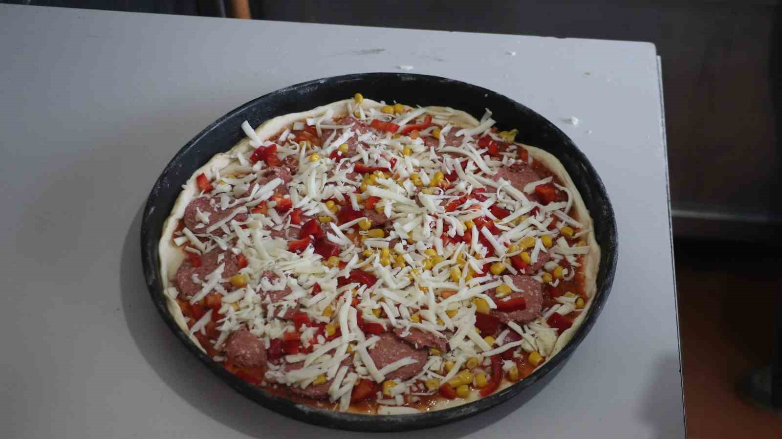 memleketinden 45 yil uzak yasayan kadin elmadagda pizzaci acti 6 nIKXqm6U