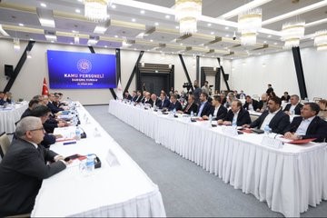 memur sen 4688 sayili kanun kamu gorevlilerinin yukunu ve emegin karsiligini tasimakta yetersiz kalmaktadir 1 EBkX5iZR
