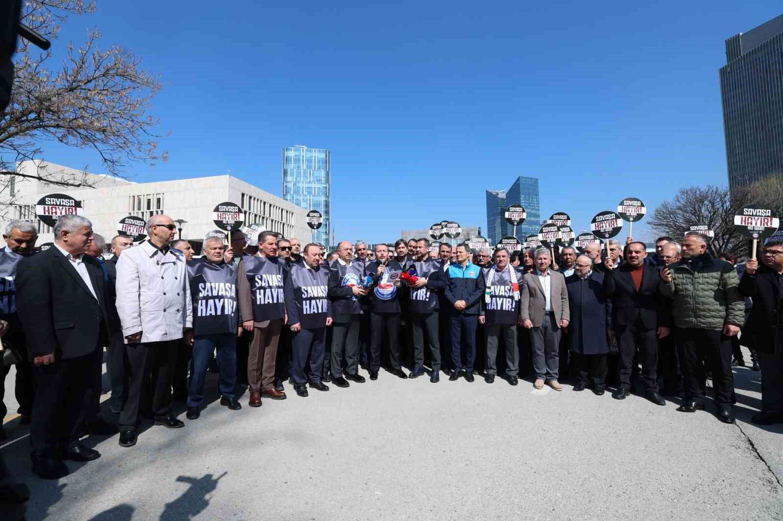 memur sen abd buyukelciligi onune siyah celenk birakti 3