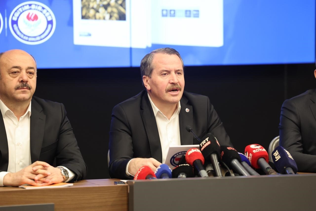 memur sen baskani yalcin ara tatil modelinin korunmasi ve kaldirilmamasi konusunda ortak kanaat mevcuttur 0 EQvH8jXU
