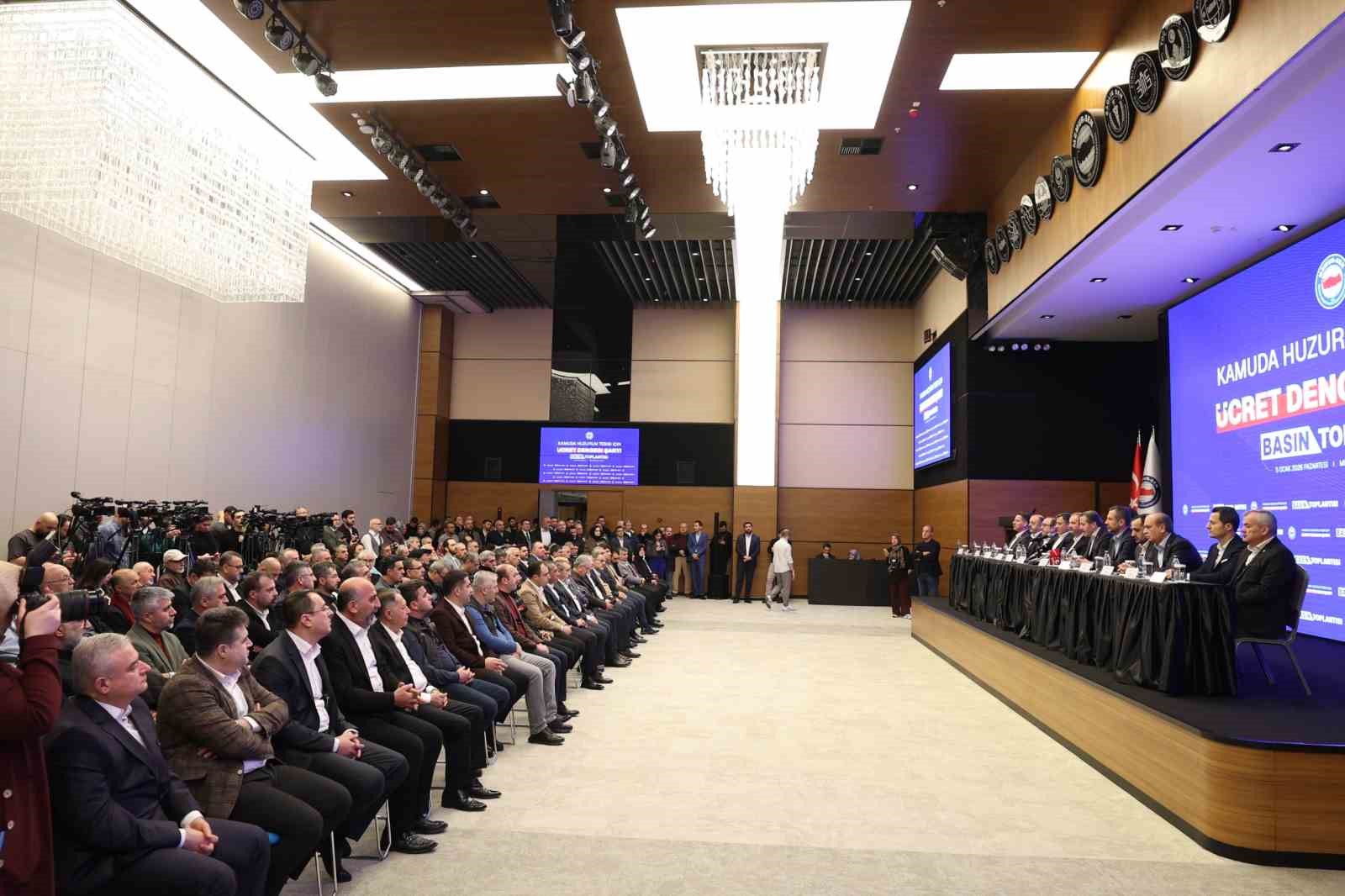 Memur-Sen Başkanı Yalçın: "Kamu personel sistemine ilişkin yapılacak köklü çalışmanın tamamlayıcı unsuru toplu sözleşme yasamız olmalıdır" 6 memur sen baskani yalcin kamu personel sistemine iliskin yapilacak koklu calismanin tamamlayici unsuru toplu sozlesme 5BGjBvU2