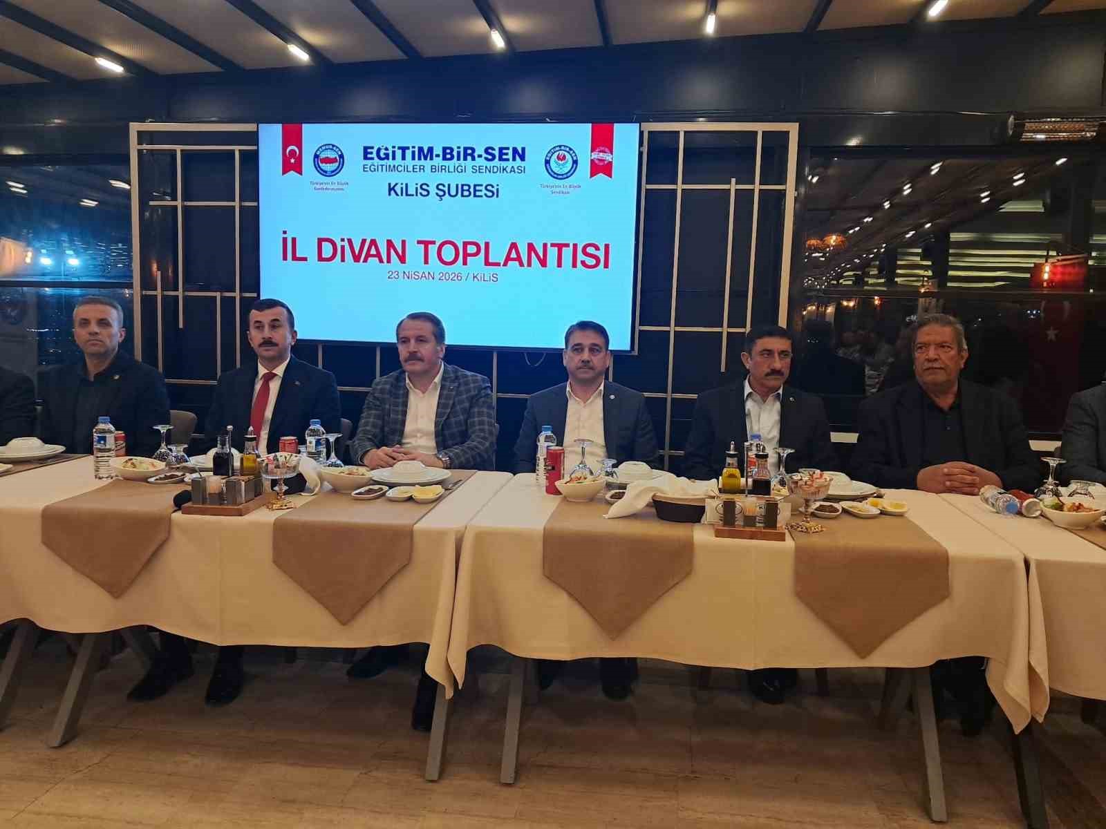 memur sen genel baskani ali yalcin okullarda gerekirse tuslu telefonlara donus olabilir 2 8EZdLsep