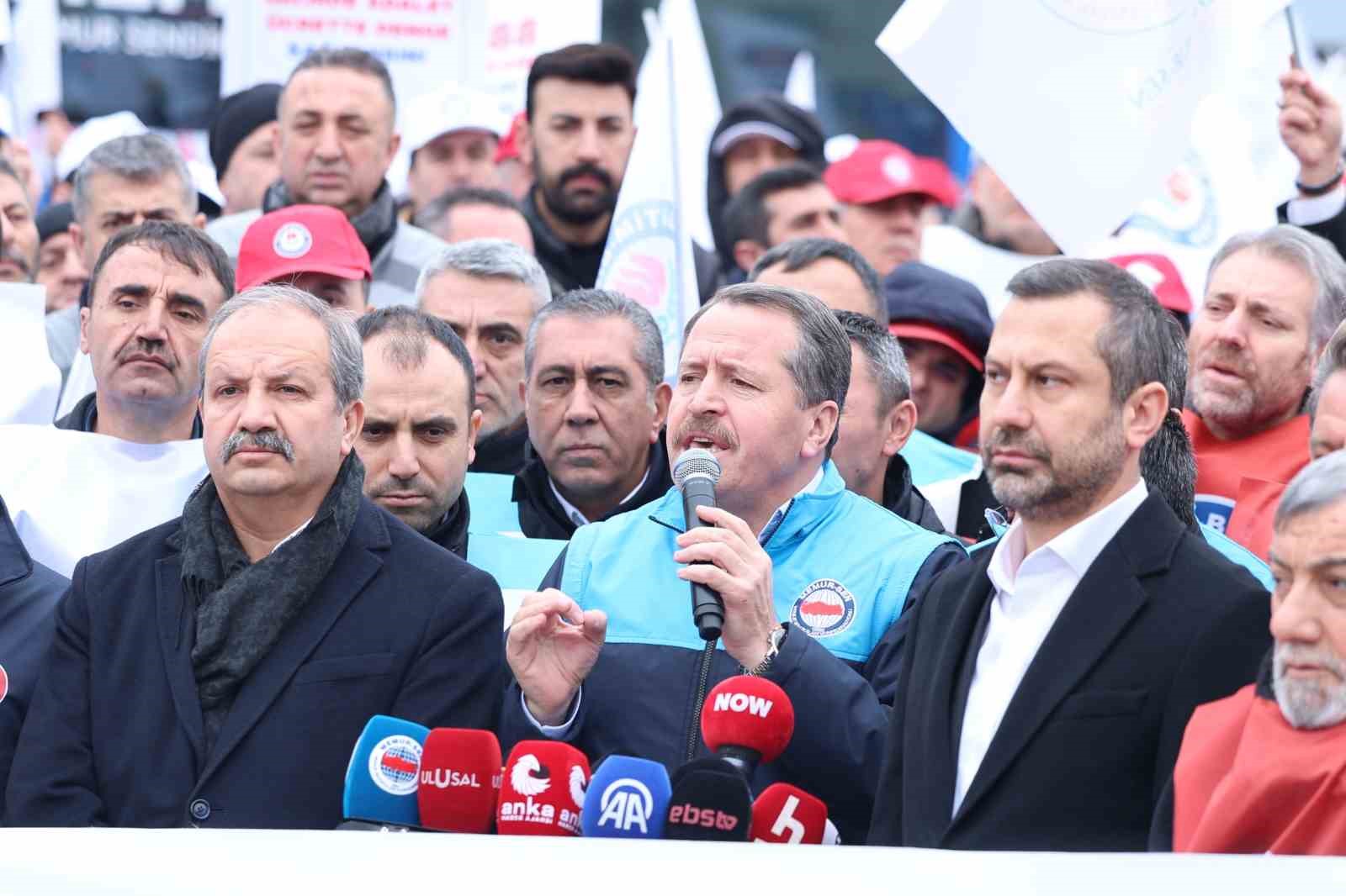 Memur-Sen Genel Başkanı Yalçın: "Kayıpların telafi edildiği ve emekliye de yansıyacak şekilde seyyanen zam verilsin diyoruz" 5 memur sen genel baskani yalcin kayiplarin telafi edildigi ve emekliye de yansiyacak sekilde seyyanen zam ekz8NmPC