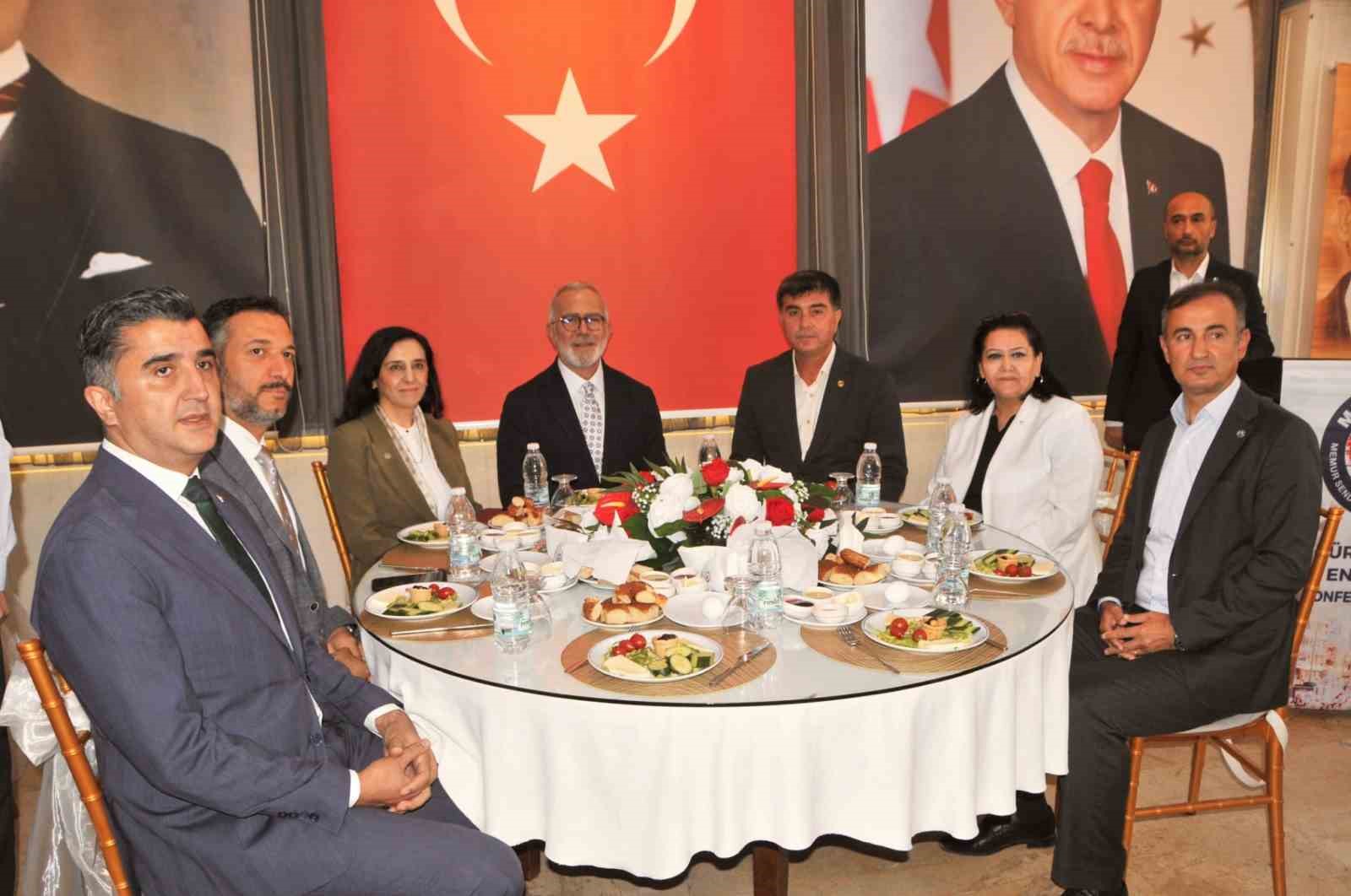 Memur-Sen Manisa İl Divanı’nda ‘Türkiye Yüzyılı’ vurgusu 6 memur sen manisa il divaninda turkiye yuzyili vurgusu 2 lkvYwUCf