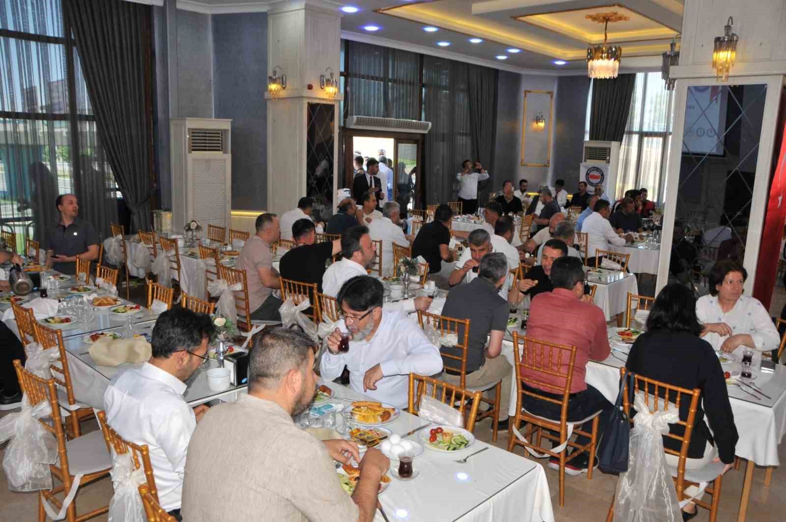 Memur-Sen Manisa İl Divanı’nda ‘Türkiye Yüzyılı’ vurgusu 7 memur sen manisa il divaninda turkiye yuzyili vurgusu 3 VMmjfNnB
