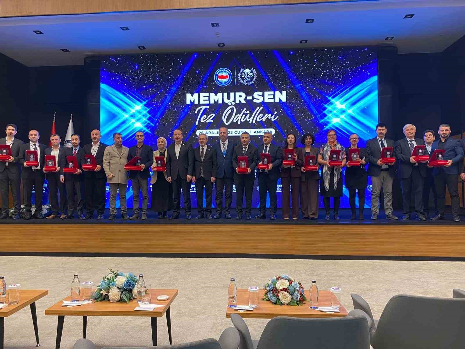 memur senden memurlarin sorunlarina dikkat cekilmesi amaciyla 5 tez odul toreni 2 JISJukSj