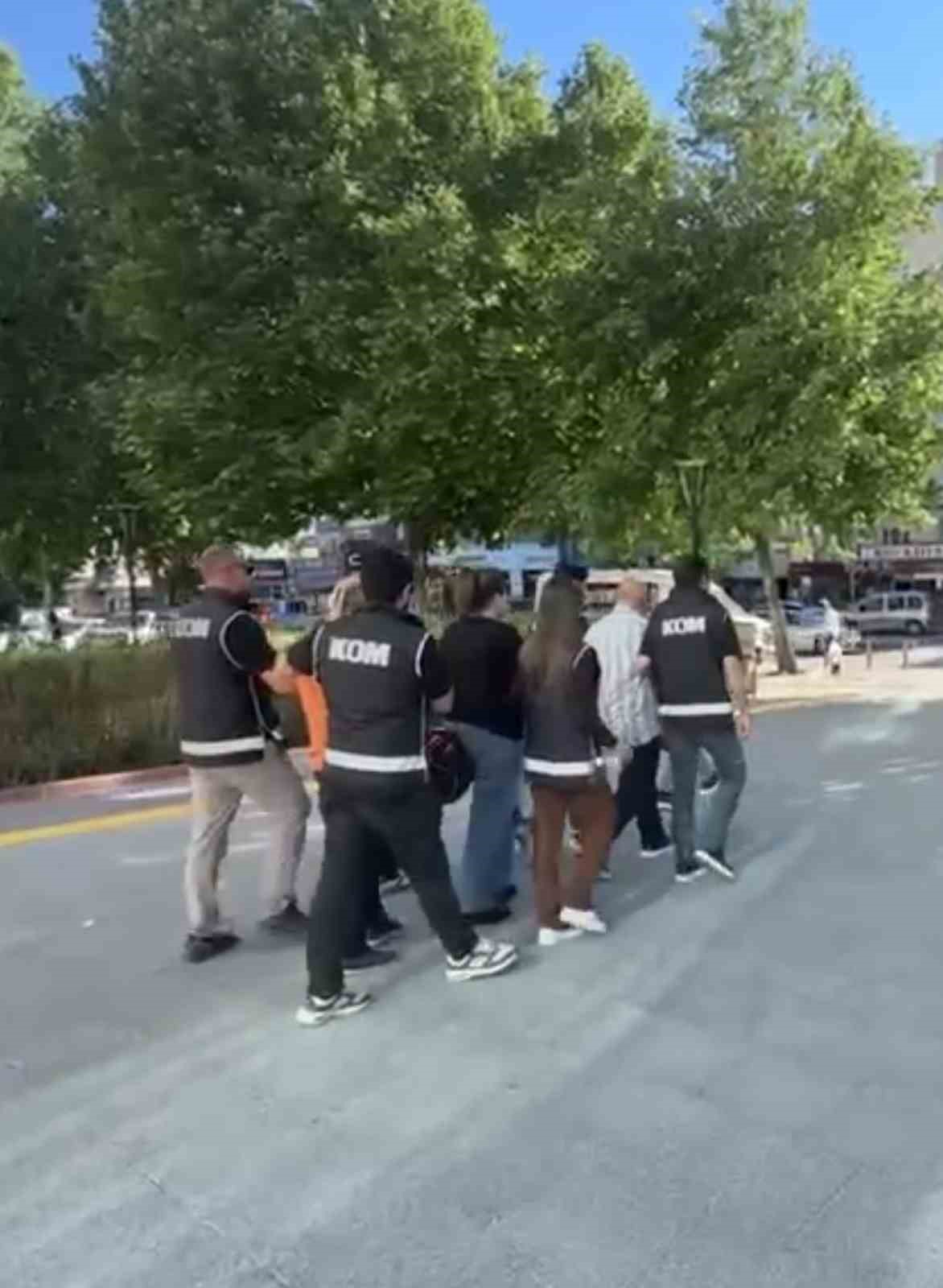 memur yapma vaadiyle vatandaslari dolandiran 4 kisi tutuklandi 0 id1gkr3q
