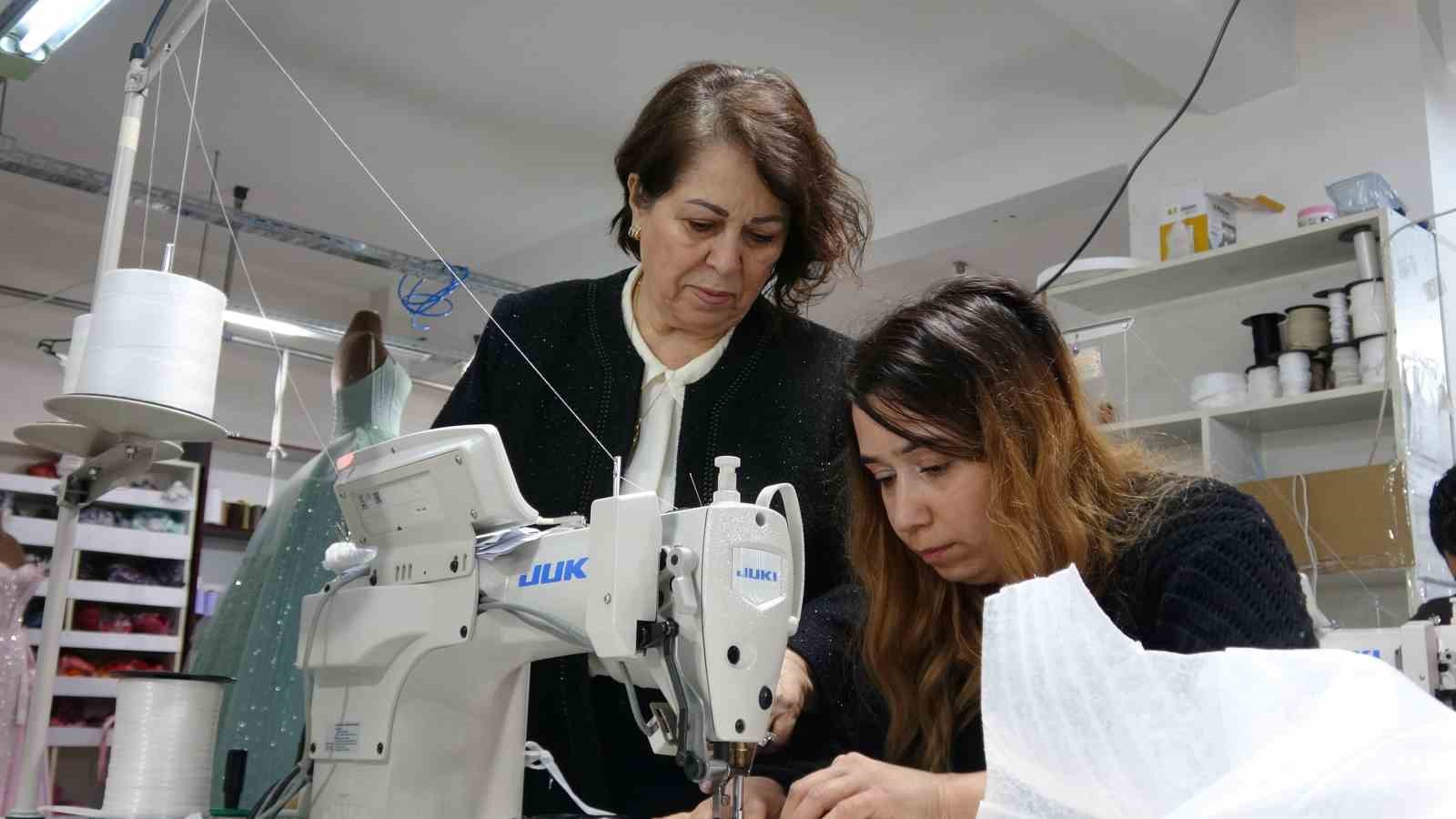 memurlugu birakti simdi dunya markalarina gelinlik dikiyor 7 wQsLmtLR