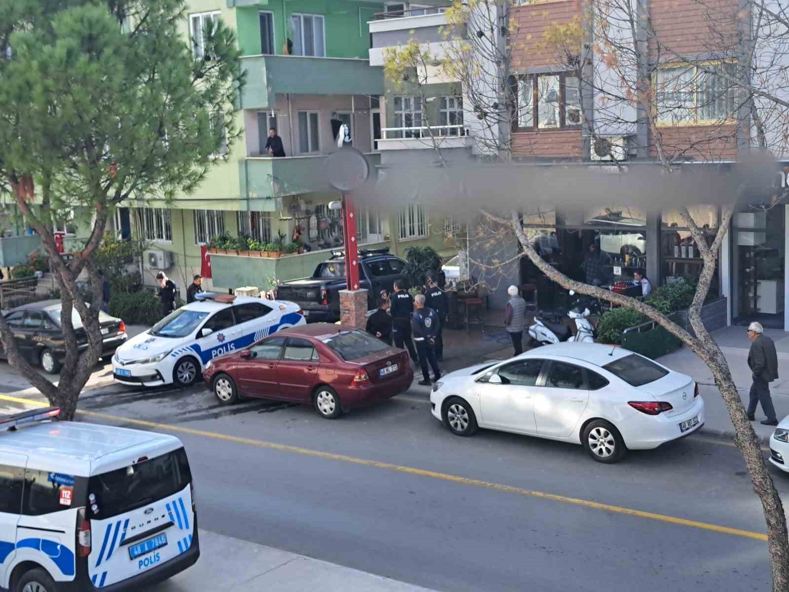 Menteşe’de alacak verecek kavgası kanlı bitti: 1’i ağır 2 yaralı 4 mentesede alacak verecek kavgasi kanli bitti 1i agir 2 yarali 0 2XNcn6Vt