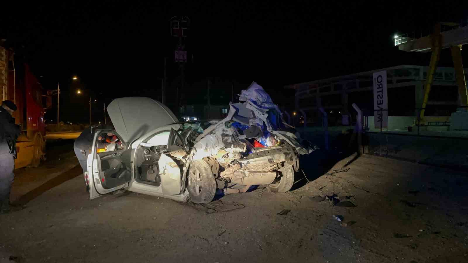 mentesede tira arkadan carpan otomobil hurda yiginina dondu 1 olu 1 agir yarali 0 pdJlVAgO