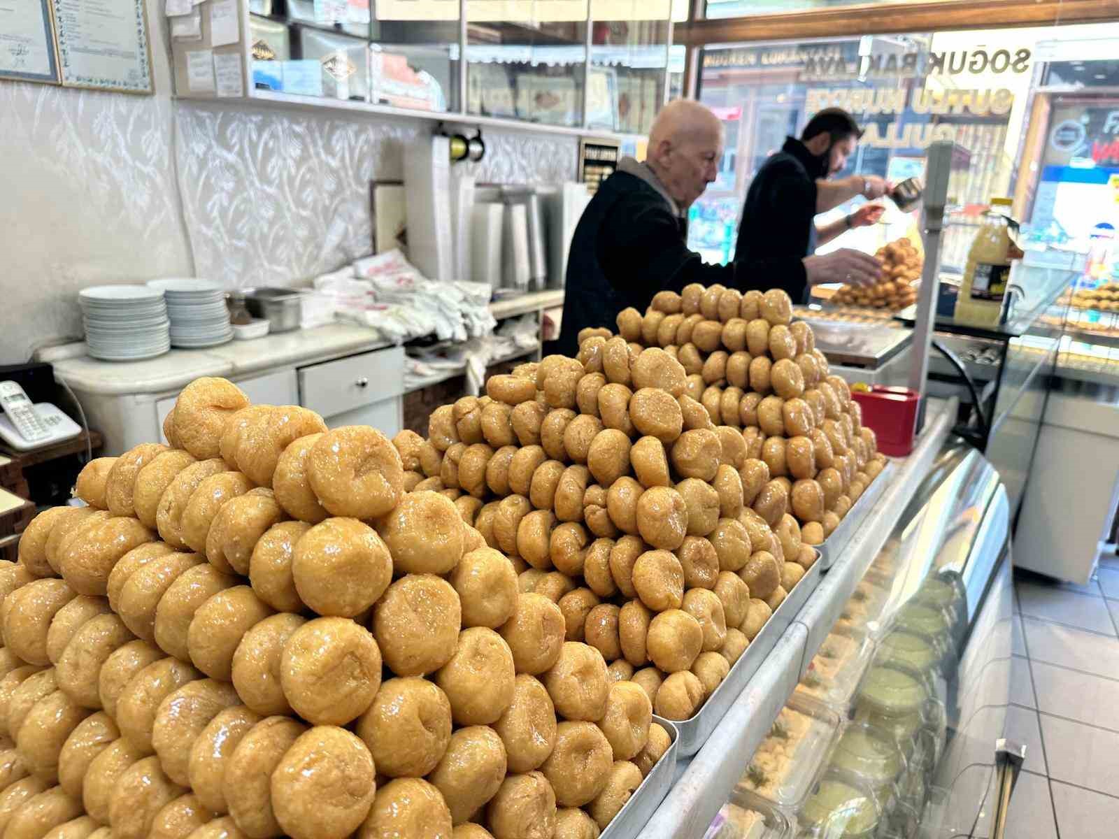 merakli baklavacinin 66 yillik sirri ramazan helvasi 0 Vu6w1LFl