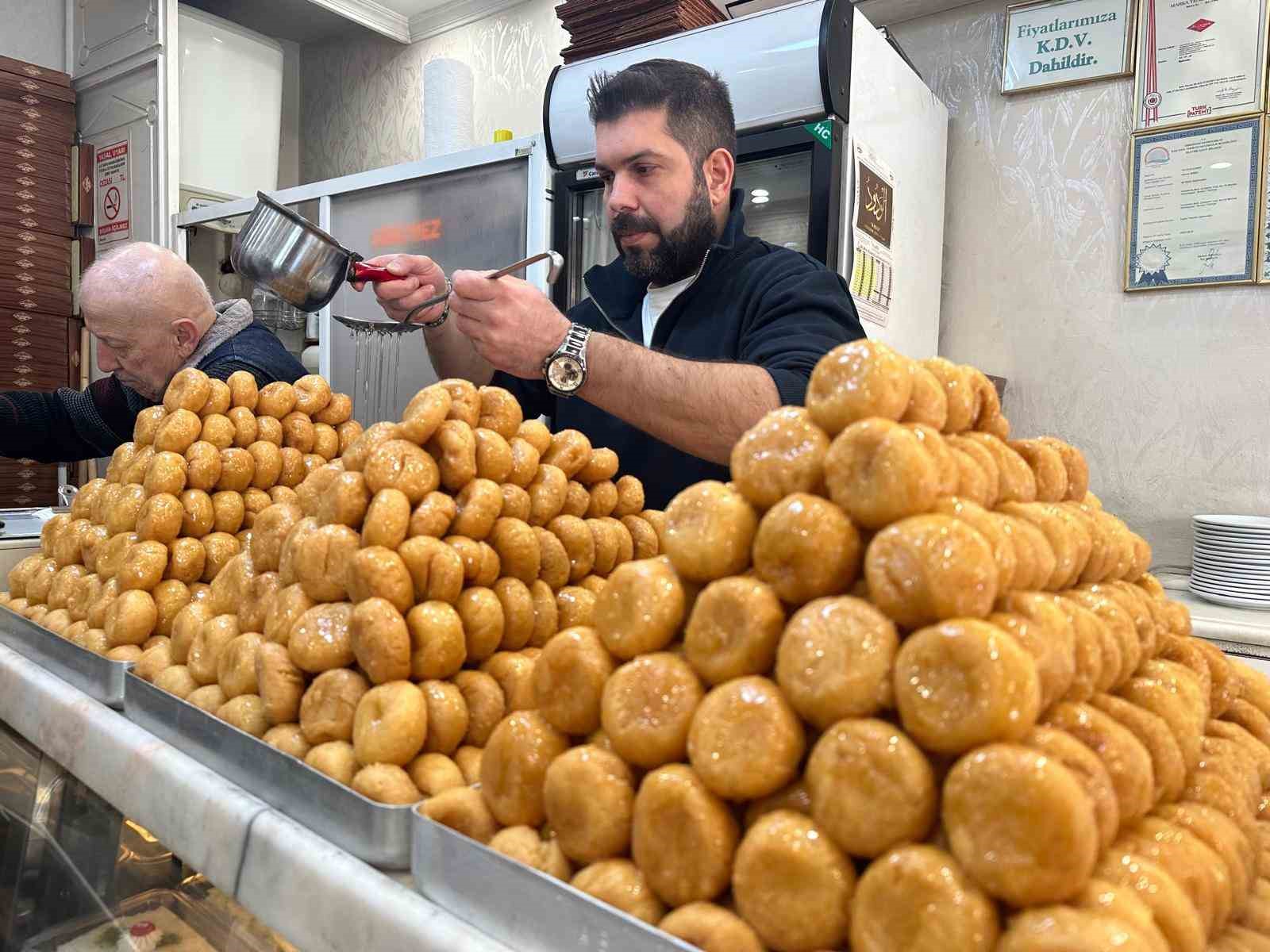 merakli baklavacinin 66 yillik sirri ramazan helvasi 2 ZGTOuKwi