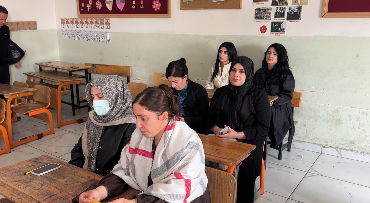 meralardan siniflara yuksekovali ciftciler bu kez siralarda ter doktu 11 9aR9CmAL