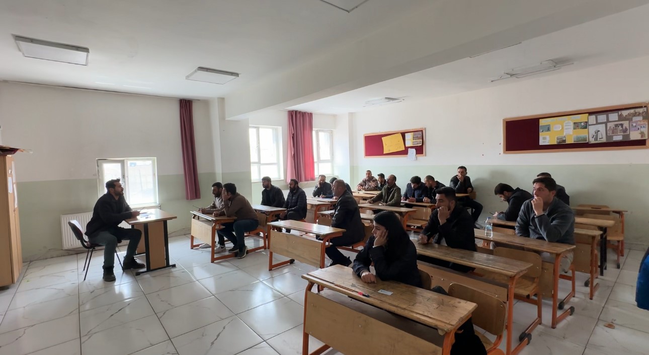 meralardan siniflara yuksekovali ciftciler bu kez siralarda ter doktu 3 6g5Bt8nO