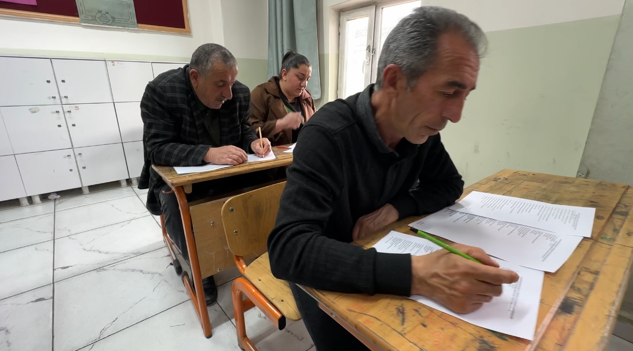 meralardan siniflara yuksekovali ciftciler bu kez siralarda ter doktu 4 BMWl9wQ4