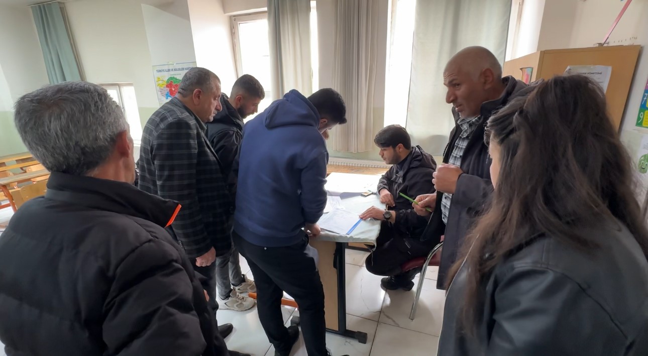 meralardan siniflara yuksekovali ciftciler bu kez siralarda ter doktu 8 H3YCw1CE
