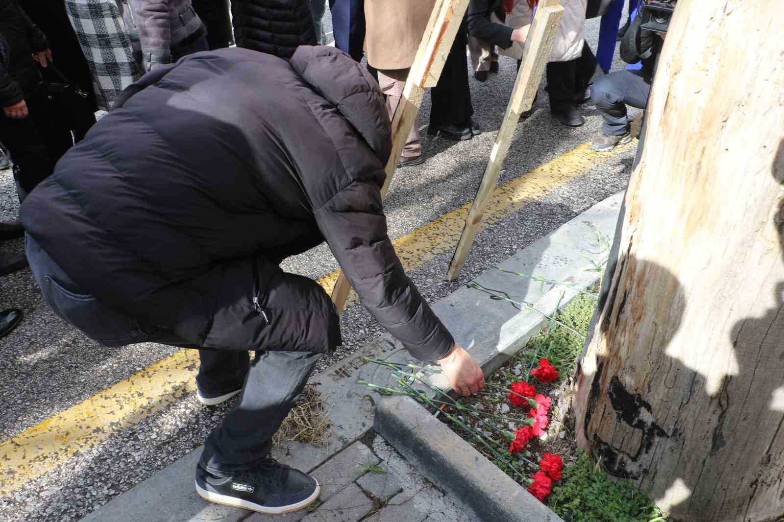 merasim sokakta teror saldirisinda hayatini kaybedenler anildi 10 iffXdjQD