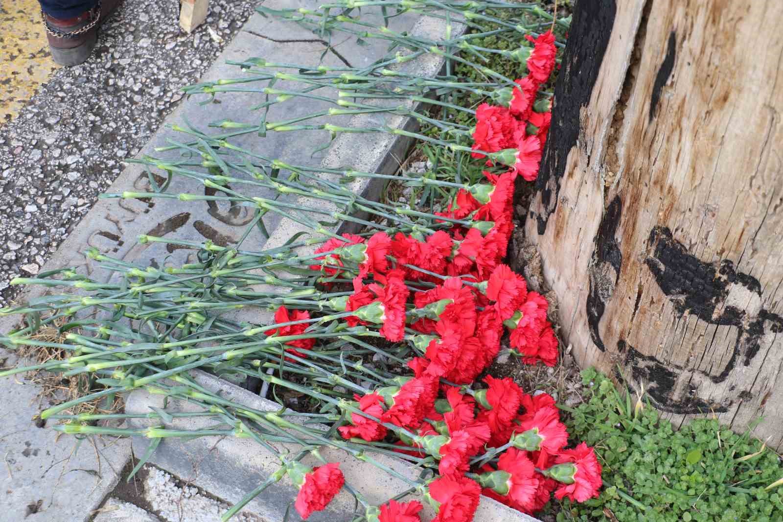 merasim sokakta teror saldirisinda hayatini kaybedenler anildi 2