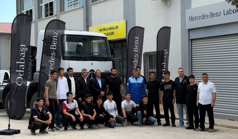 mercedes-benz-turkten-5-bine-yakin-gence-egitim-destegi-LtU7Dm3G.jpg