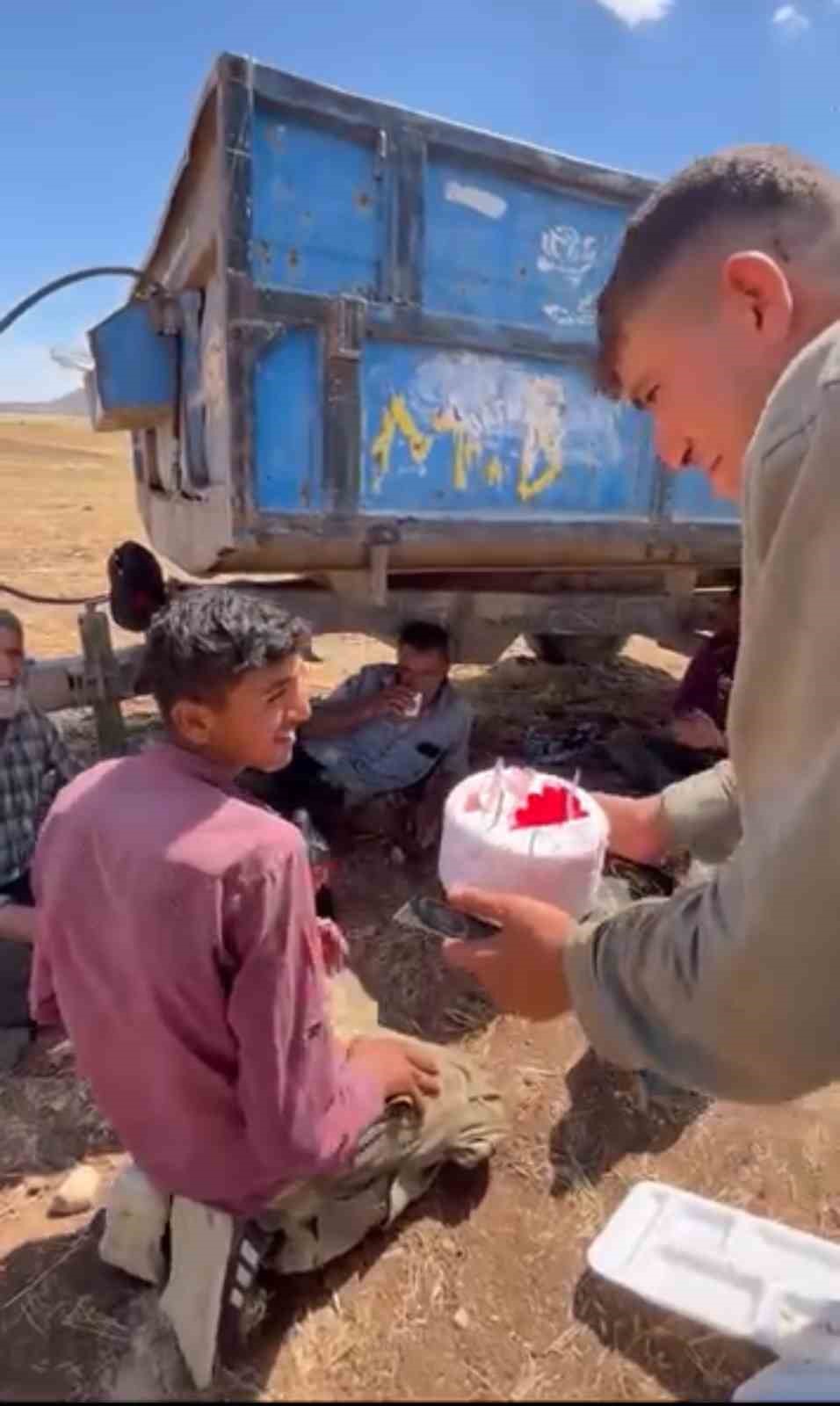 mercimek tarlasinda kavurucu sicak altinda dogum gunu surprizi 2 maN1FlQt