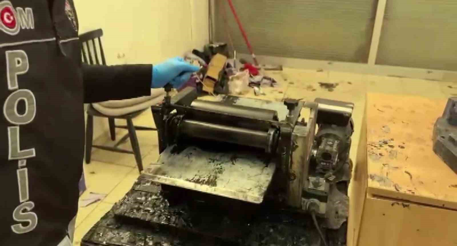 merdiven alti plaka basim atolyelerine baskin 4 tutuklama 3 FEpSavrd